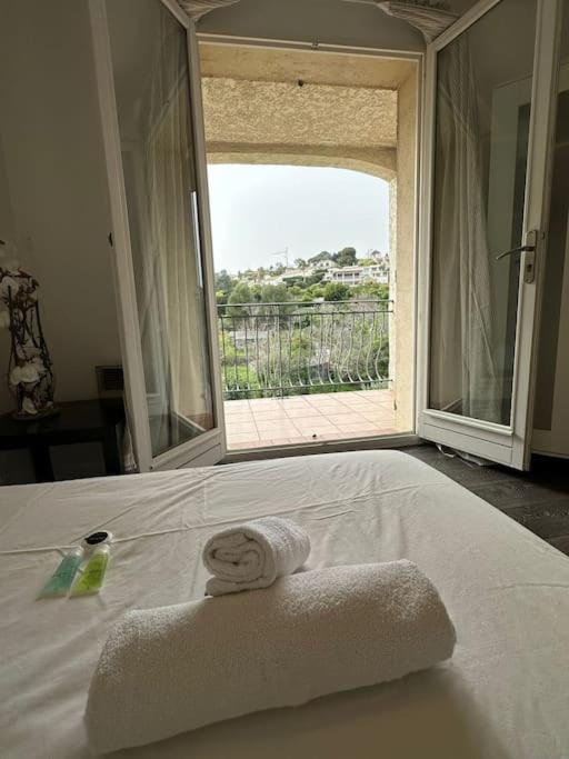 Villa Constance 3 Antibes - Spacieux Logement En Dernier Etage Eksteriør bilde
